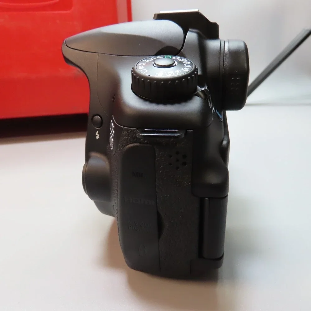 Canon EOS 60D 18.0MP Digital SLR Camera Body‎ 【MINT w/Leica Hard Case 】